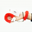 Пушистые наручники для пар photo 4